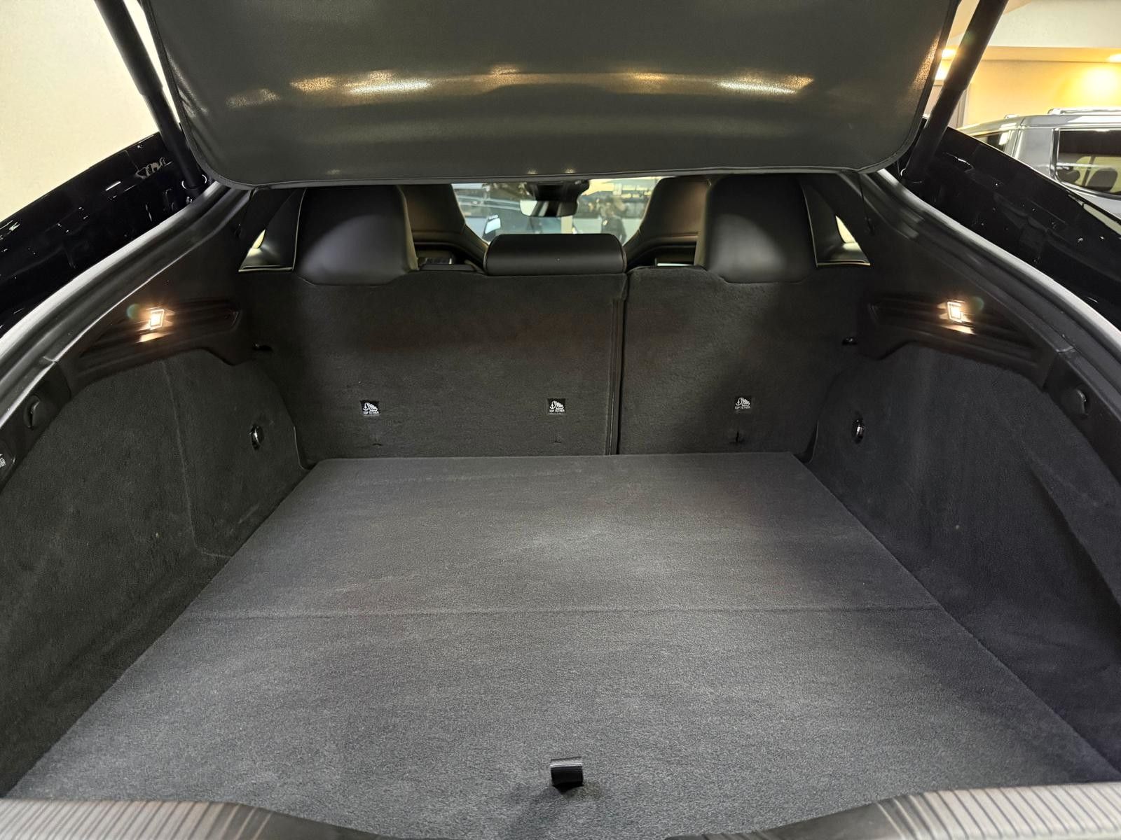 Fahrzeugabbildung Dodge CHARGER 4DR -LAUNCH EDITION-SIXPACK-CARBON-AWD