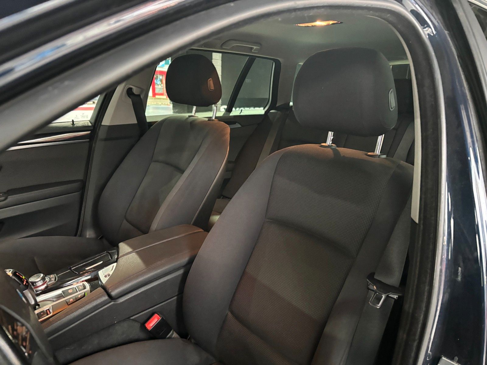 Fahrzeugabbildung BMW 520d xDrive *Automatik*Kamera*SHZ*Navi*Klima