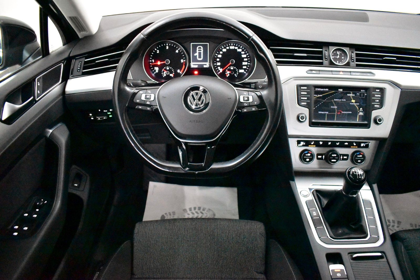 Fahrzeugabbildung Volkswagen Passat Variant Comfortline Navi,Kamera,SH,PDC,WR