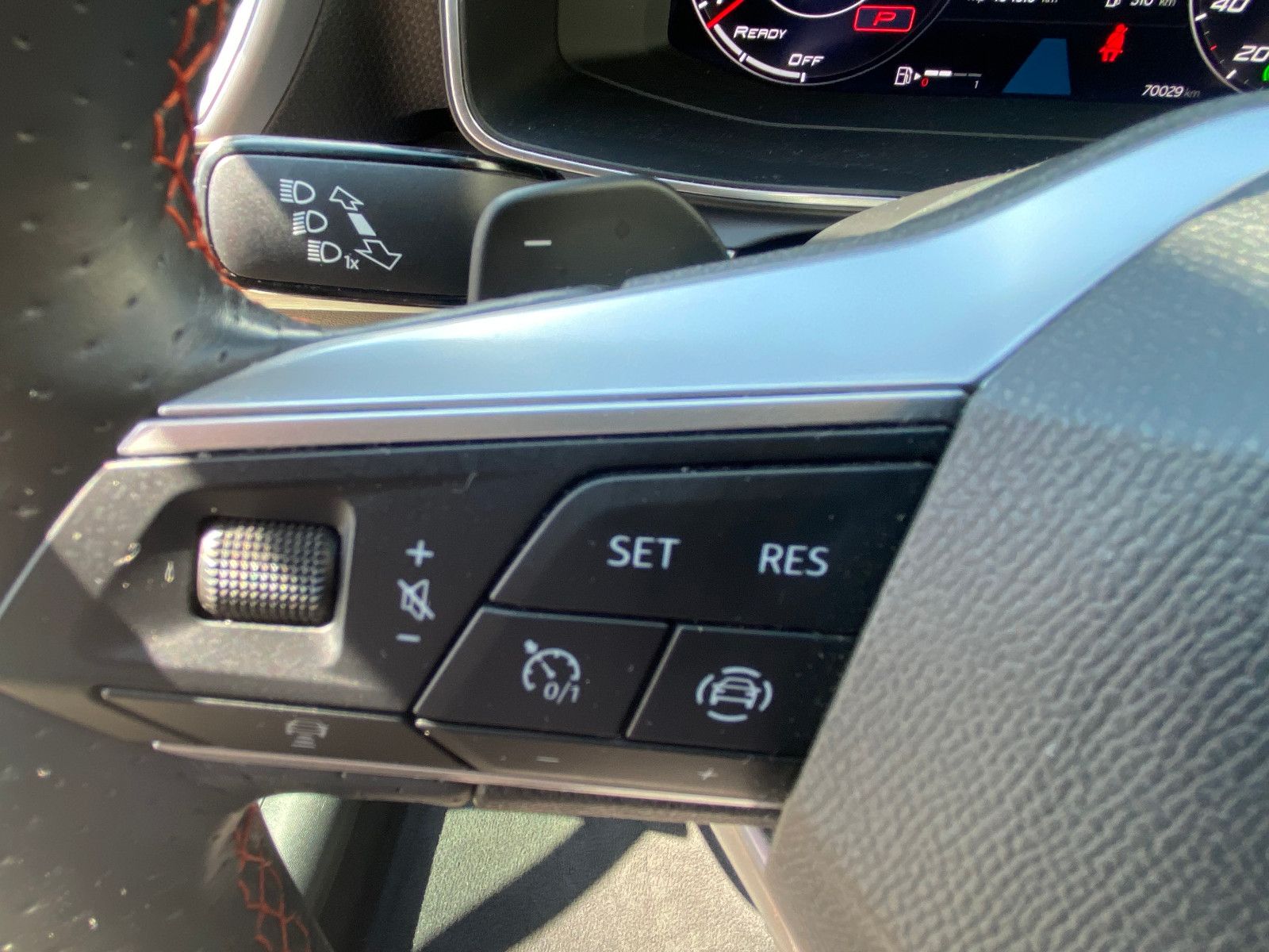 Fahrzeugabbildung SEAT Leon FR 1,5 eTSI DSG *NAVI*PLA*ASSIST-PAKET
