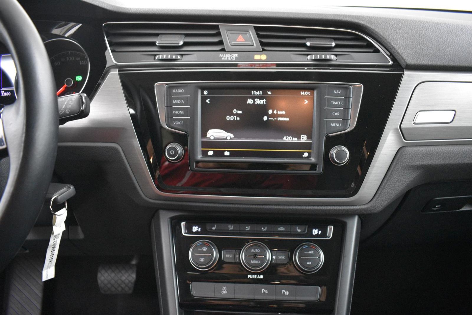 VW Touran 1.4 TSI Comfort 7SI+NAVI+LED+SHZ+ACC+AHK+ - Image 20