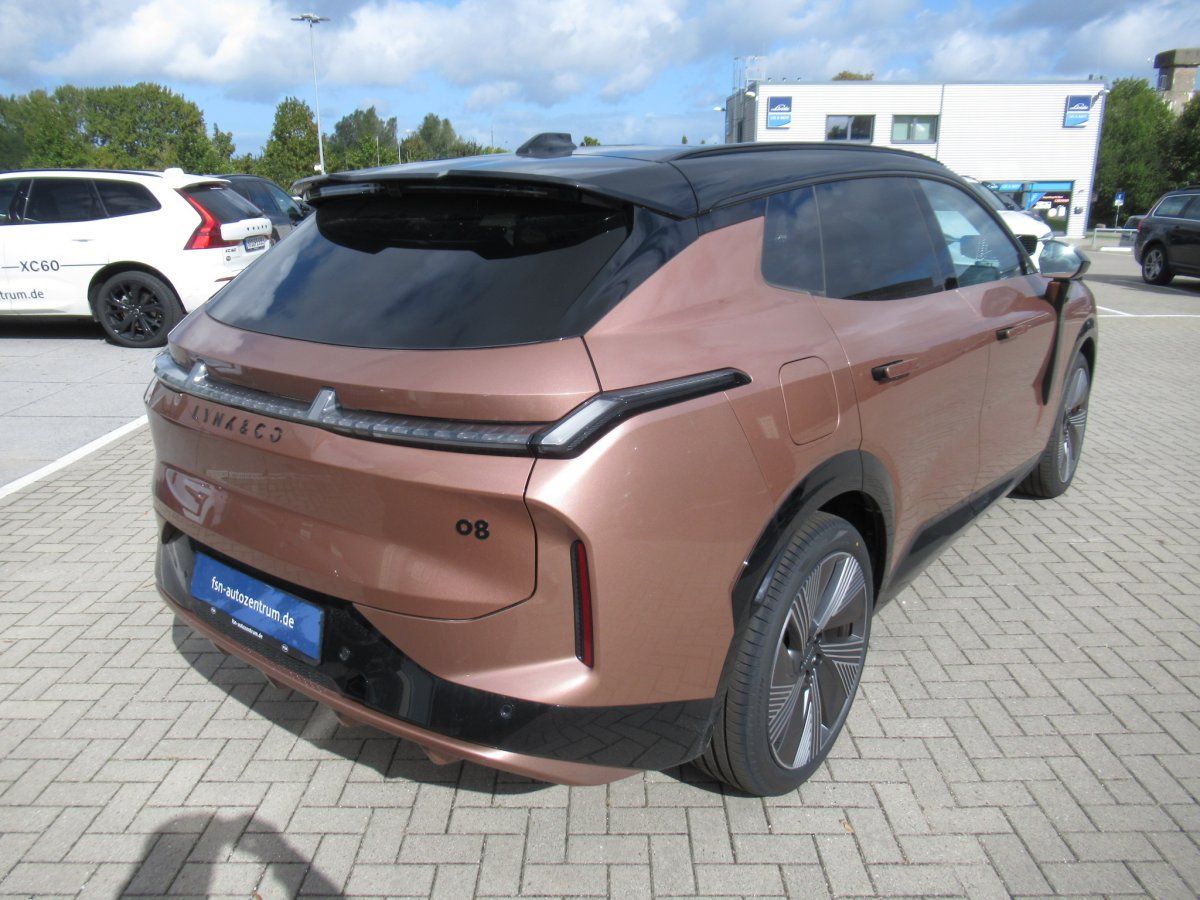 Lynk & Co 08