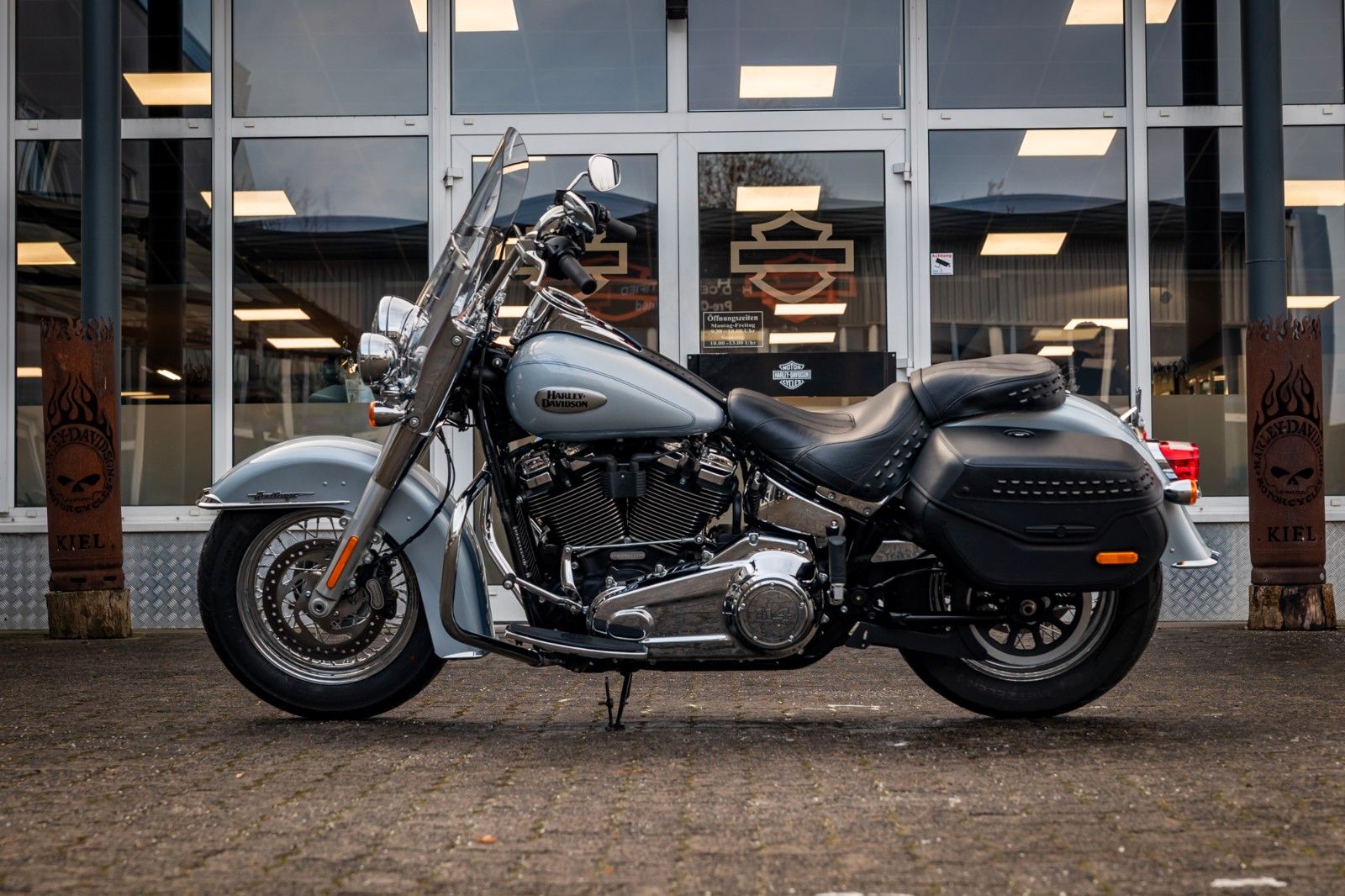 Fahrzeugabbildung Harley-Davidson Softail Heritage FLHCS 114 CUI -NEUWERTIG -