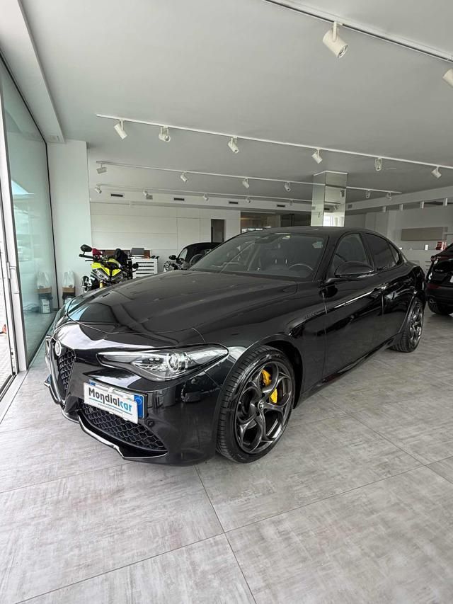 Alfa Romeo ALFA ROMEO Giulia 2.0 Turbo 280 CV AT8 AWD Q4 Ve imagem 2