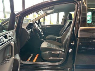 Volkswagen Golf *ACC*NAV*PDC*SitzHZ*2-ZONEN*ALCANTARA*AHK*