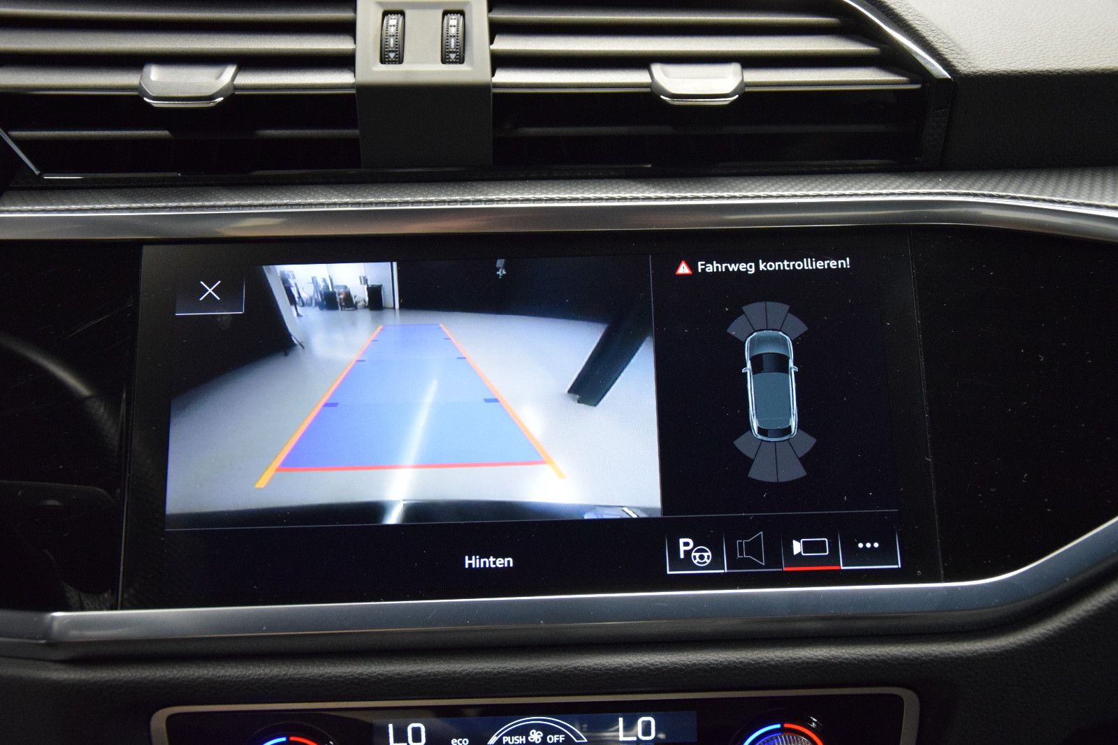 Fahrzeugabbildung Audi Q3 Sportback 45 TFSI e S line ACC Ambiente el.Hk