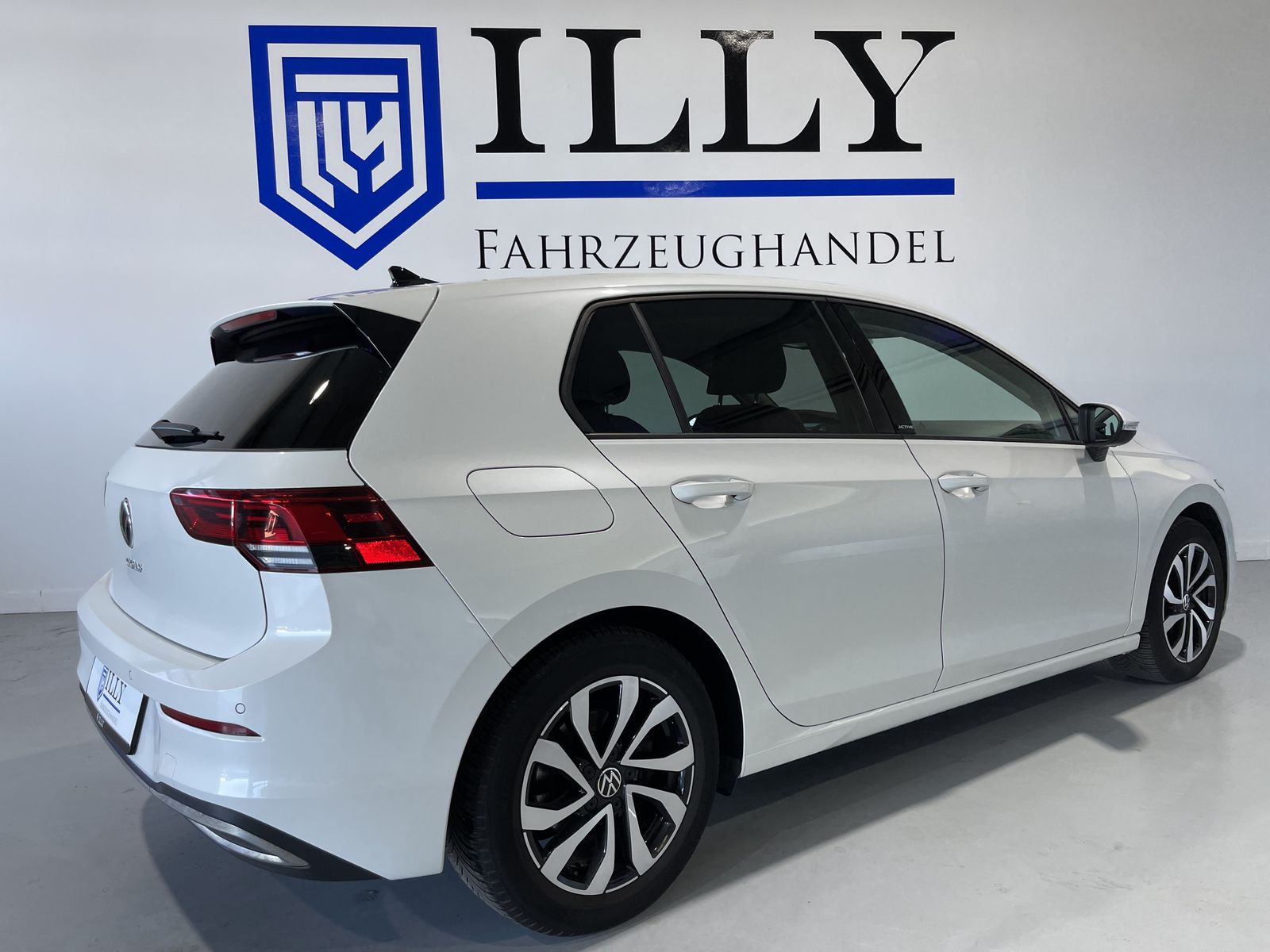 Fahrzeugabbildung Volkswagen Golf Active 2.0 TDI*VW-Anschlussgarantie*AHK*Cam