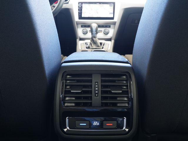 Fahrzeugabbildung Volkswagen Passat Variant 1.6 TDI DSG Comfortline LED/ACC