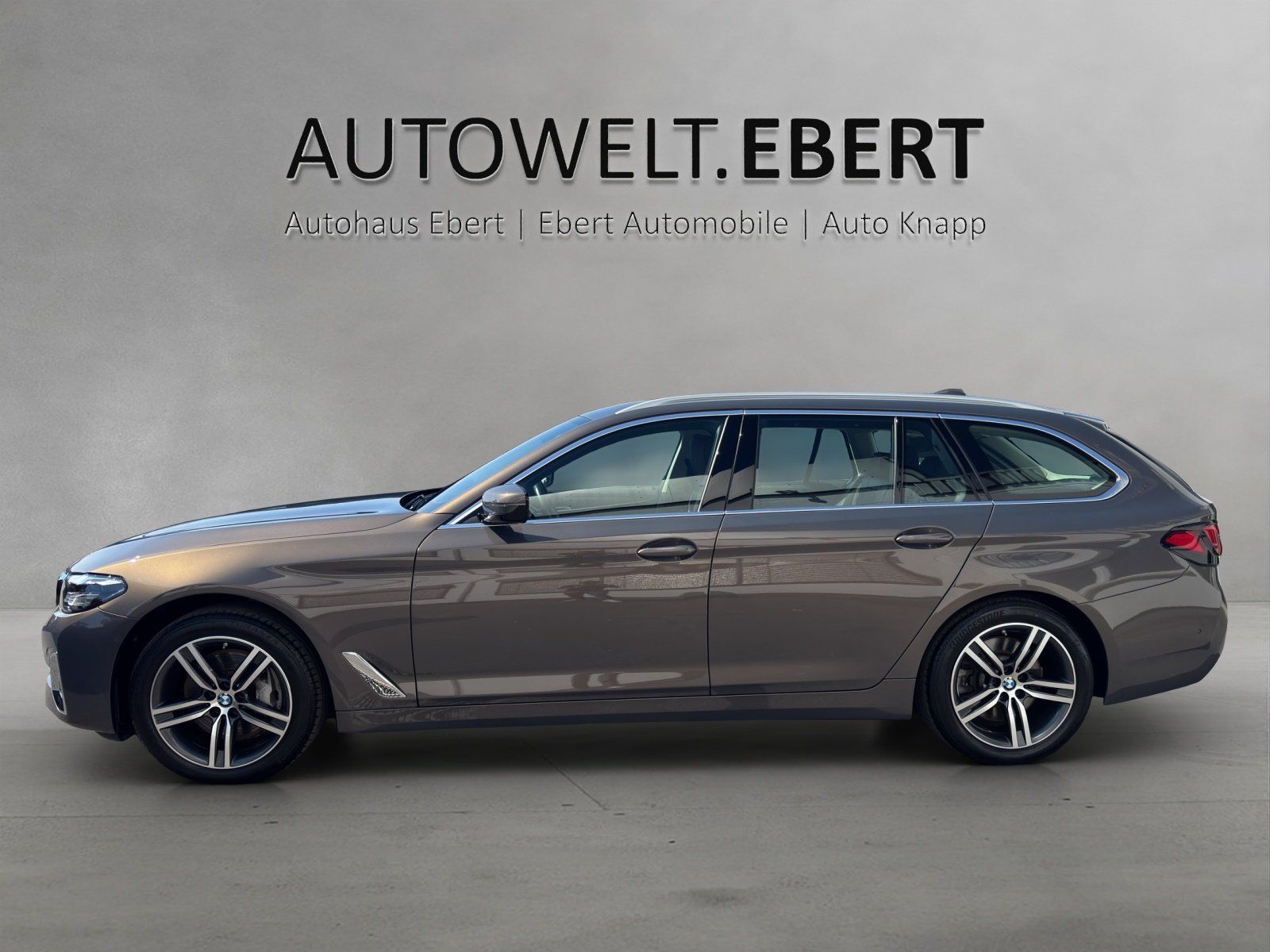 Fahrzeugabbildung BMW 530 d xDrive Luxury Line/KAMERA/ACC/HUD/H&K/