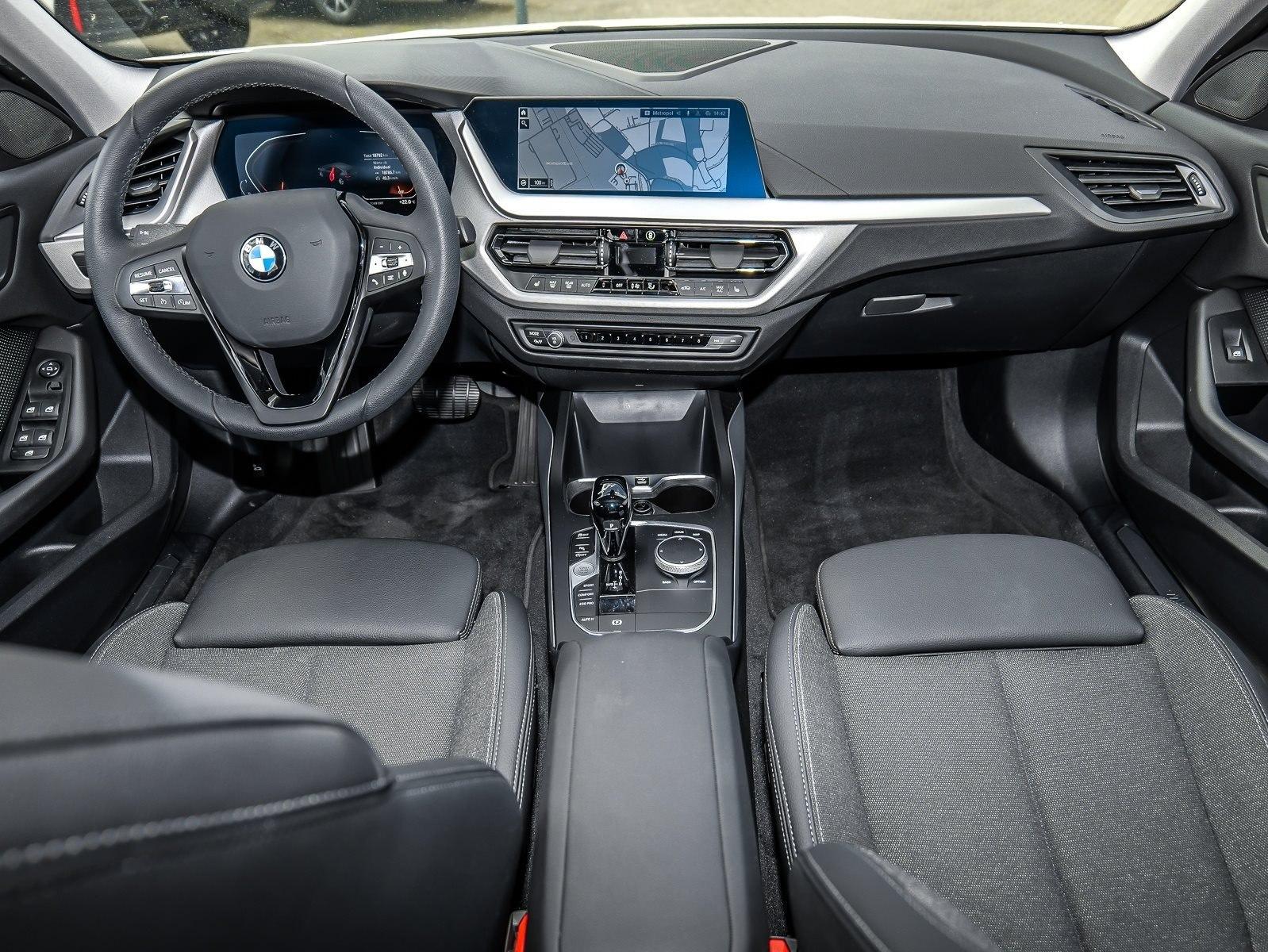 BMW 118i 5-Türer Advantage LC Prof. Navi LED PDC HiF
