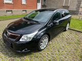 Toyota Avensis Executive 2.0/Panorama/Leder/Xenon/Voll! - Toyota Avensis aus 2011: Kombi