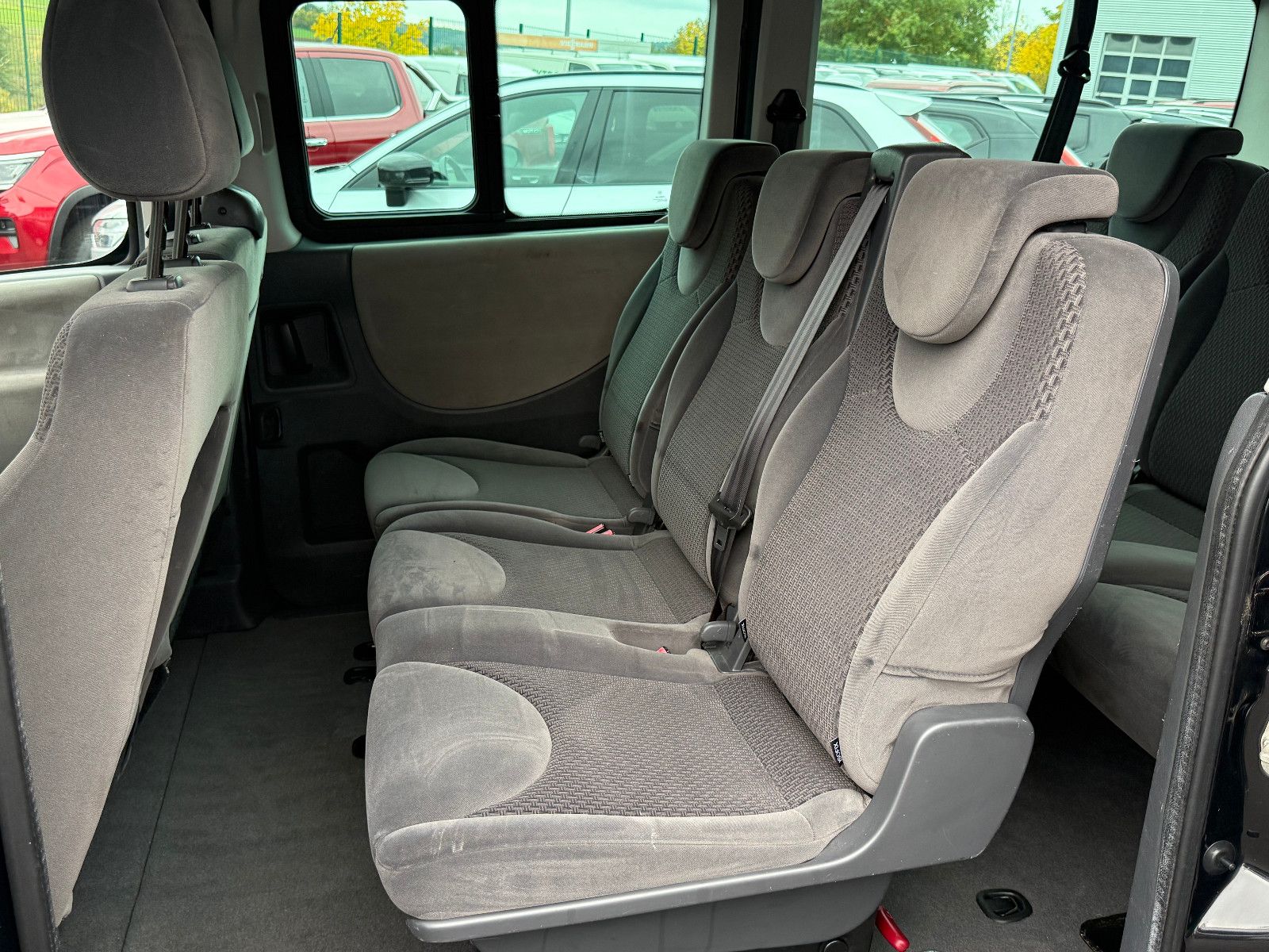 Fahrzeugabbildung Citroën Jumpy HDi 125 FAP Confort L2 9-Sitzer AHK PDC