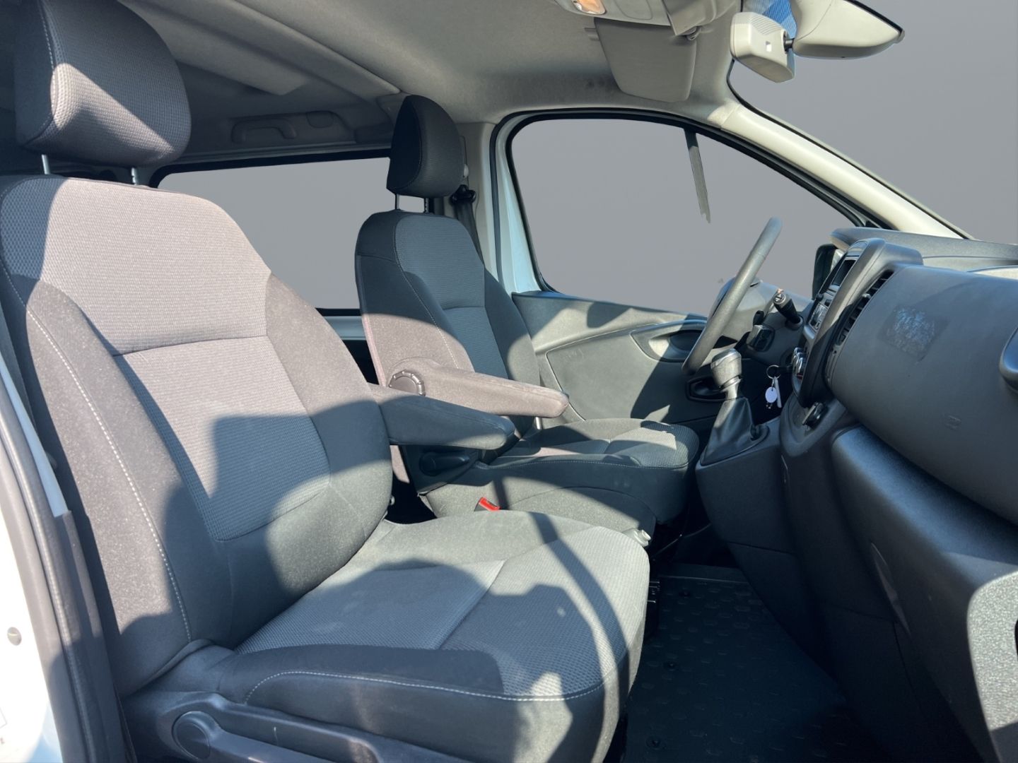 Fahrzeugabbildung Renault Trafic Combi L2H1 3,0t Life 2.0 dCi 120 ENERGY E