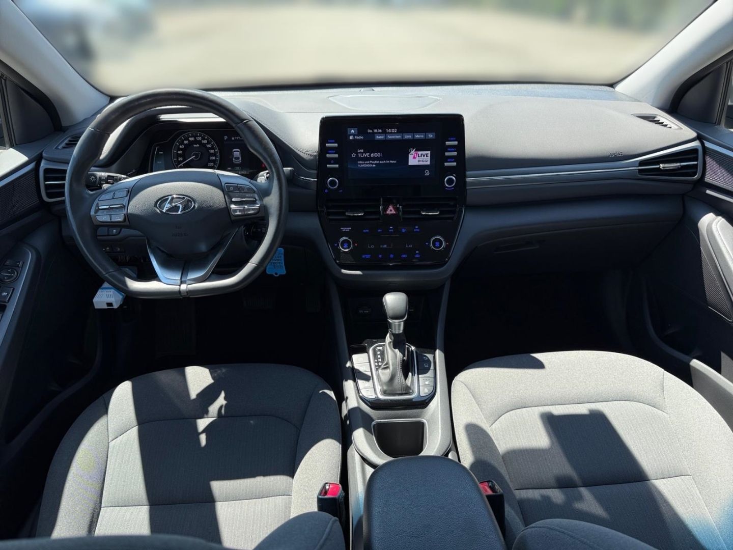 Fahrzeugabbildung Hyundai IONIQ Plug-in Hybrid Trend  Rückfahrkamera