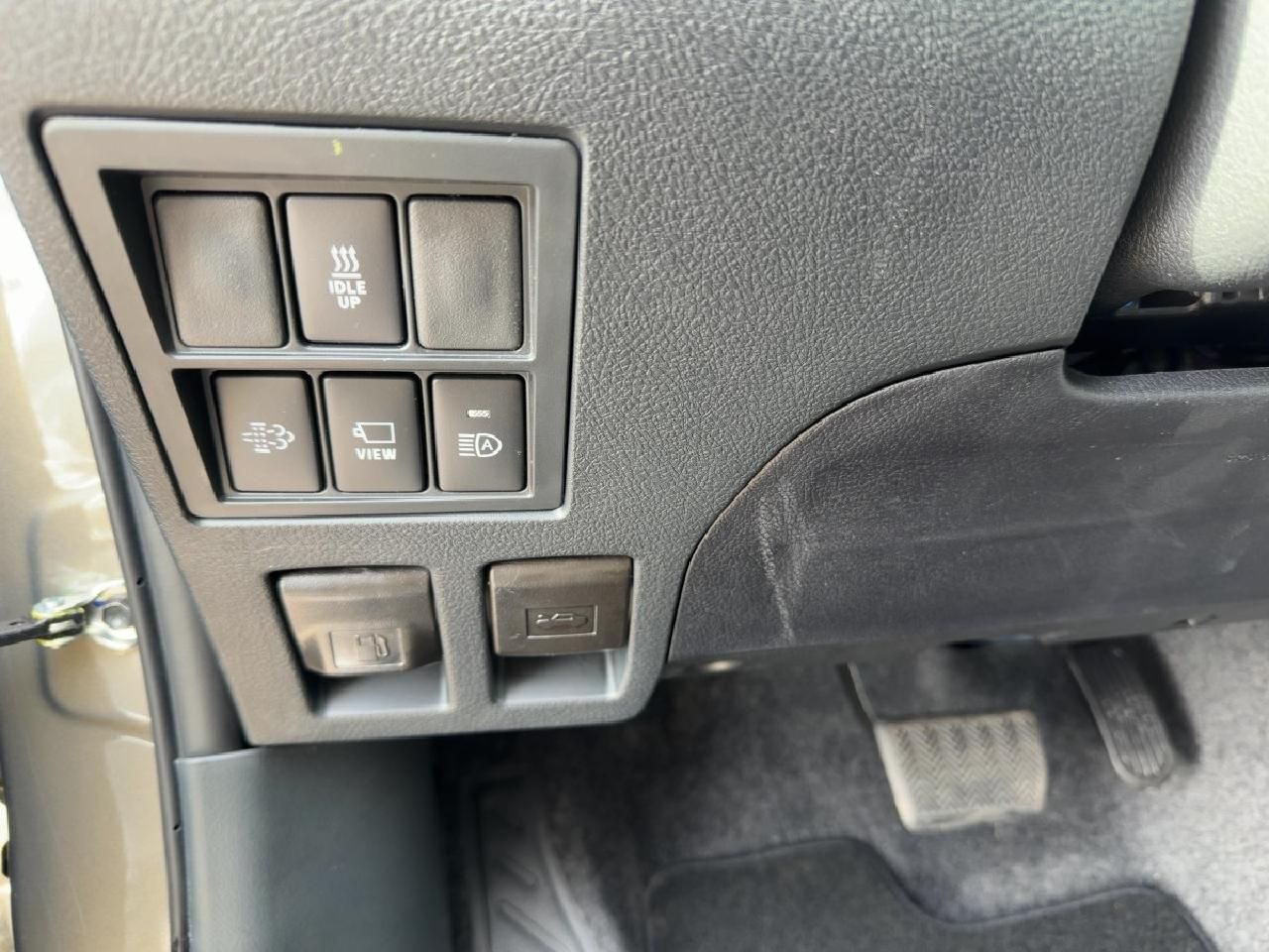 Fahrzeugabbildung Toyota Hilux 2,8 Double Cab Invincible 4x4*JBL+AHK+WKR*