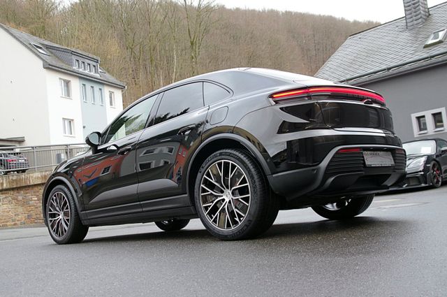 Porsche Macan 4*21"MacanDesign,ACC,PANO,BOSE,Head-Up*