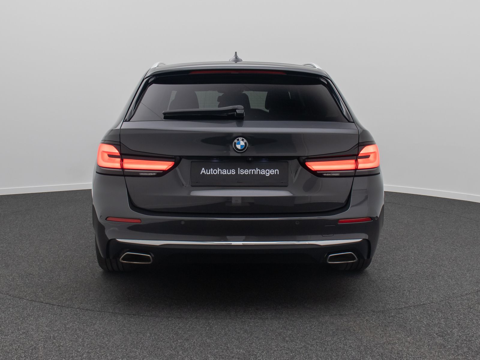 Fahrzeugabbildung BMW 540i xD Luxury Line ACC DispKey DAB Panorama HUD