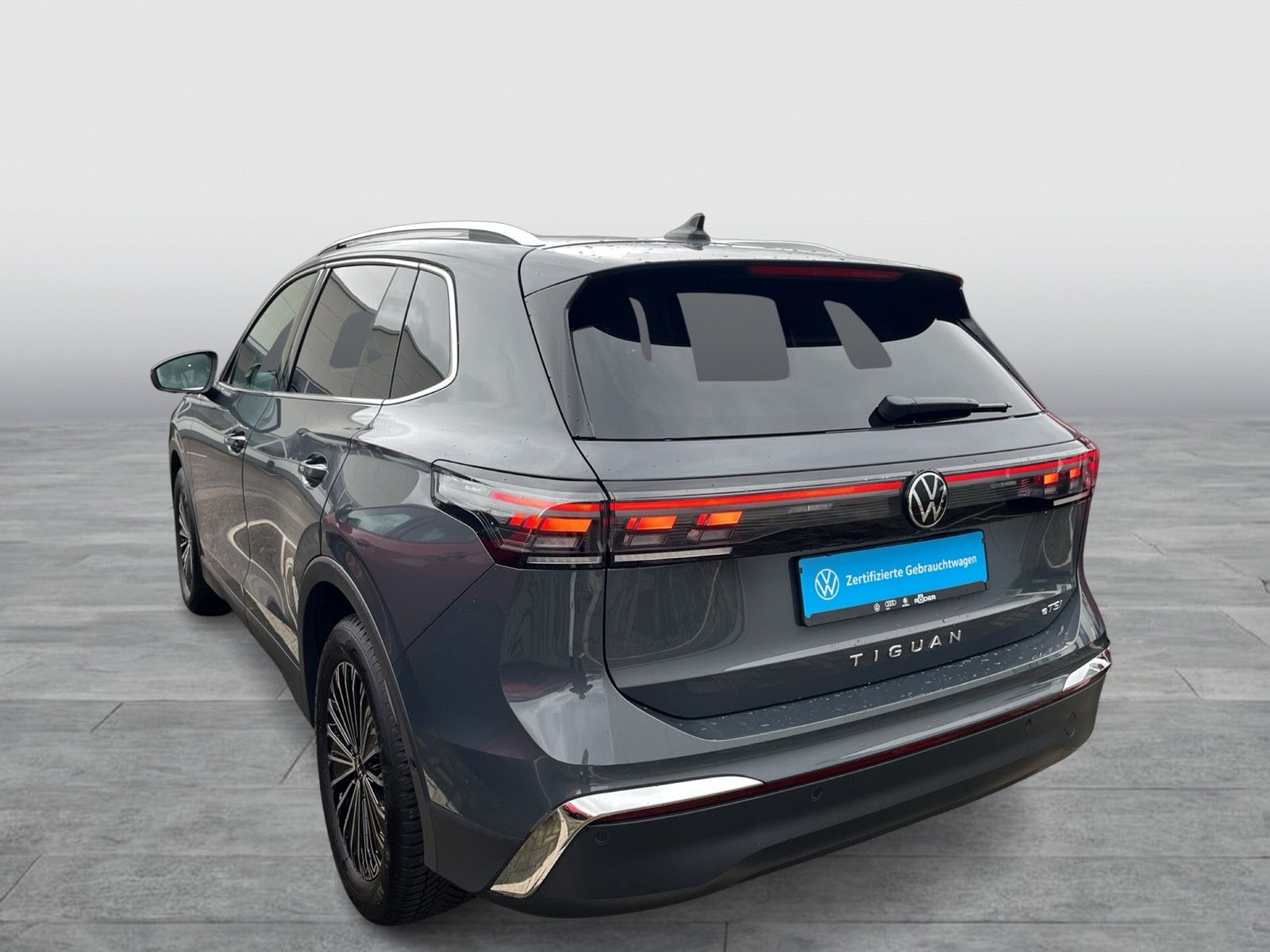 Volkswagen Tiguan III 1.5 eTSI Elegance Matrix Pano IQ 360° foto 2