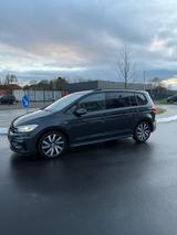 Volkswagen Touran 1.5TSI DSG R-Line Nightpaket +CARVERTICAL - VW Touran Gebrauchtwagen in Aachen