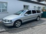Volvo V70 2,4 Kombi mit Automatik abzugeben - Volvo V70 in Duisburg