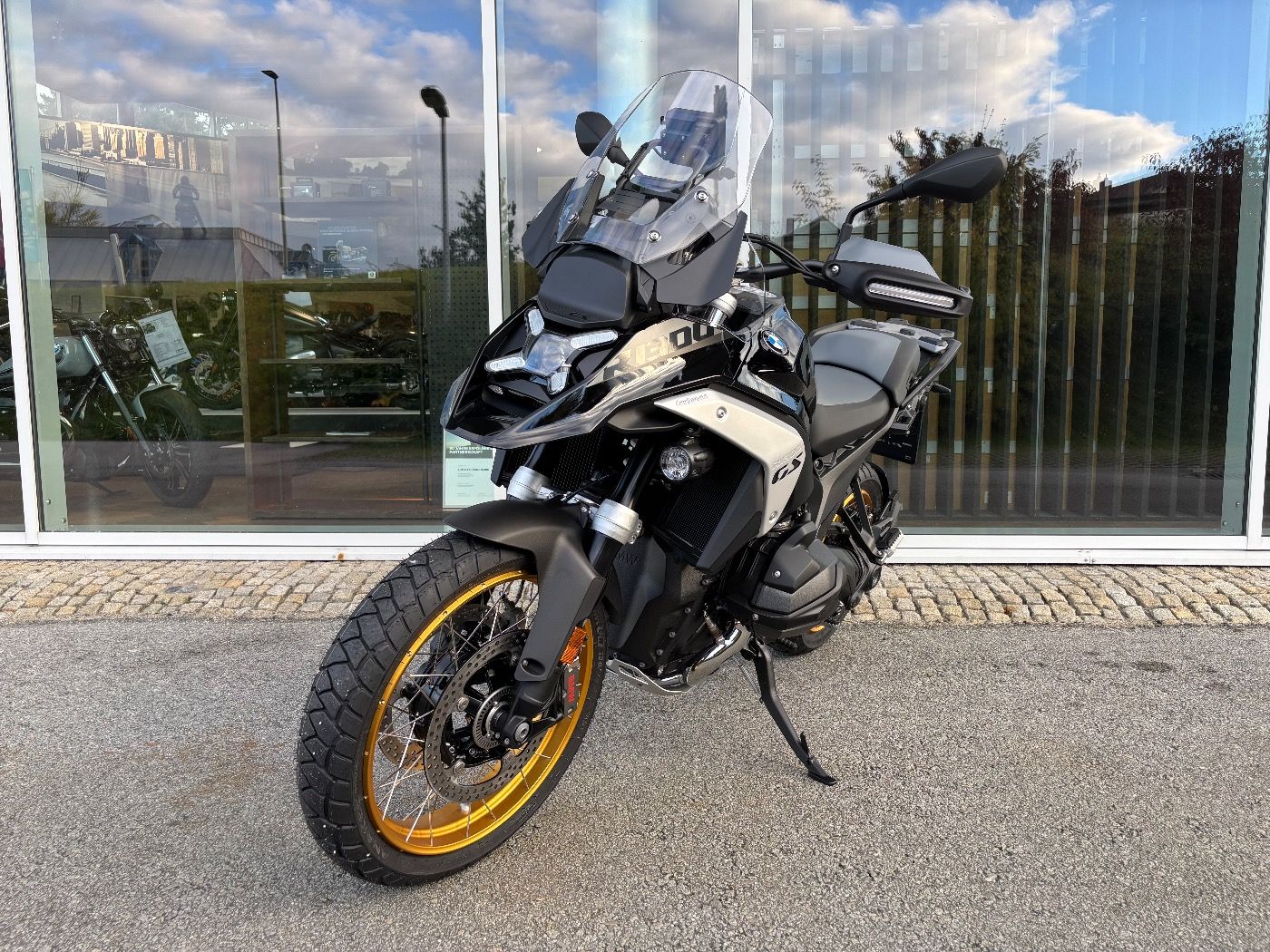 Fahrzeugabbildung BMW R 1300 GS Triple Black ASA