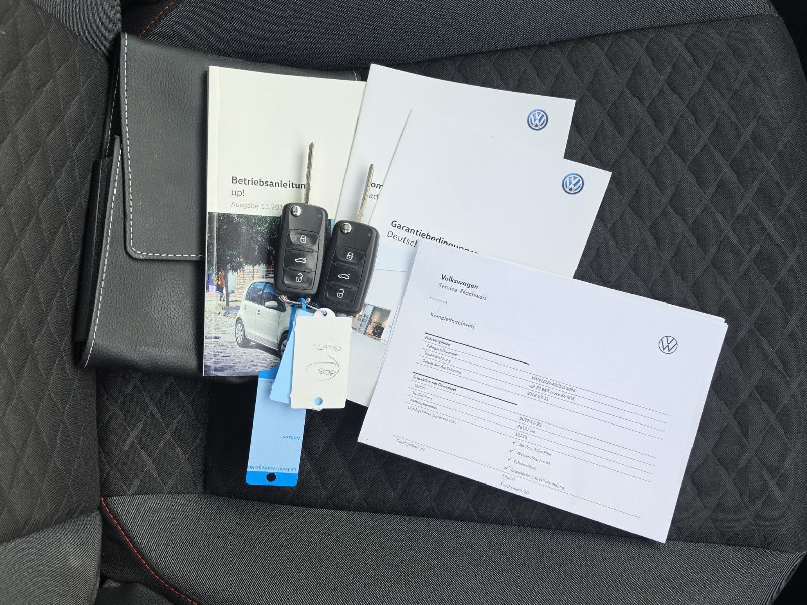 Fahrzeugabbildung Volkswagen up! join up! Start-Stopp Panorama-Dach
