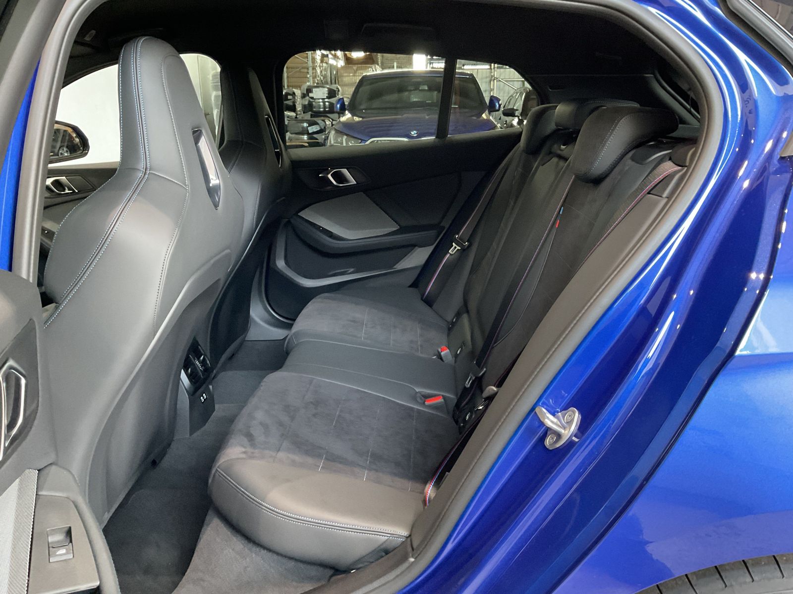 Fahrzeugabbildung BMW M135 xDrive Head-Up M Sportsitze AHK