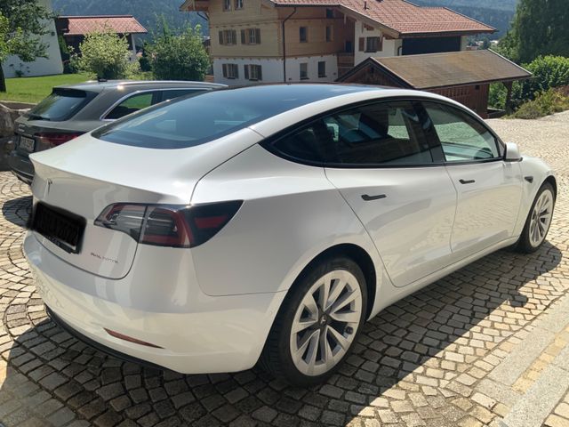 Tesla Model 3 Allradantrieb mit Dualmotor Long Ran...