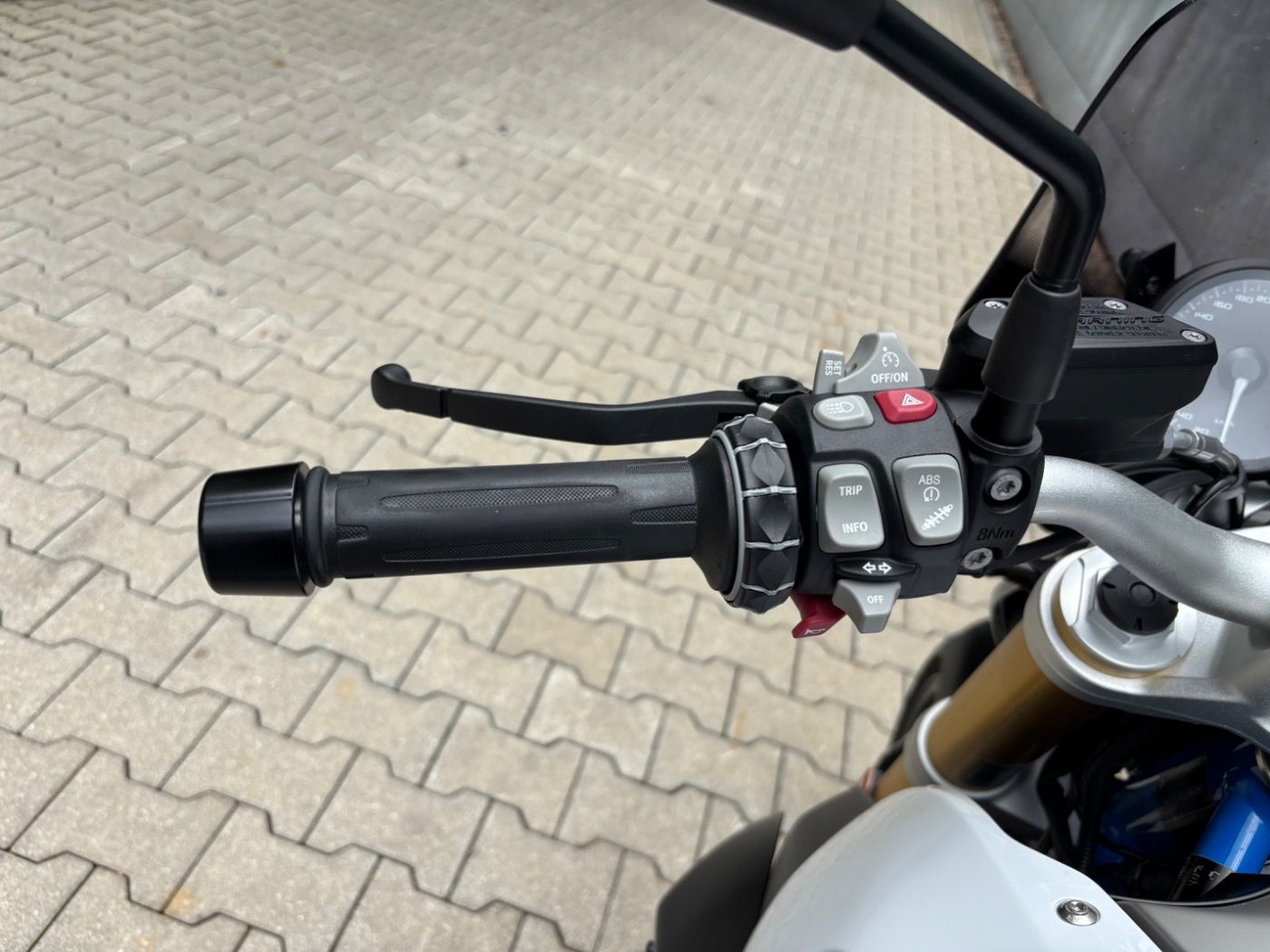 Fahrzeugabbildung BMW R 1200 R 3 Pakete