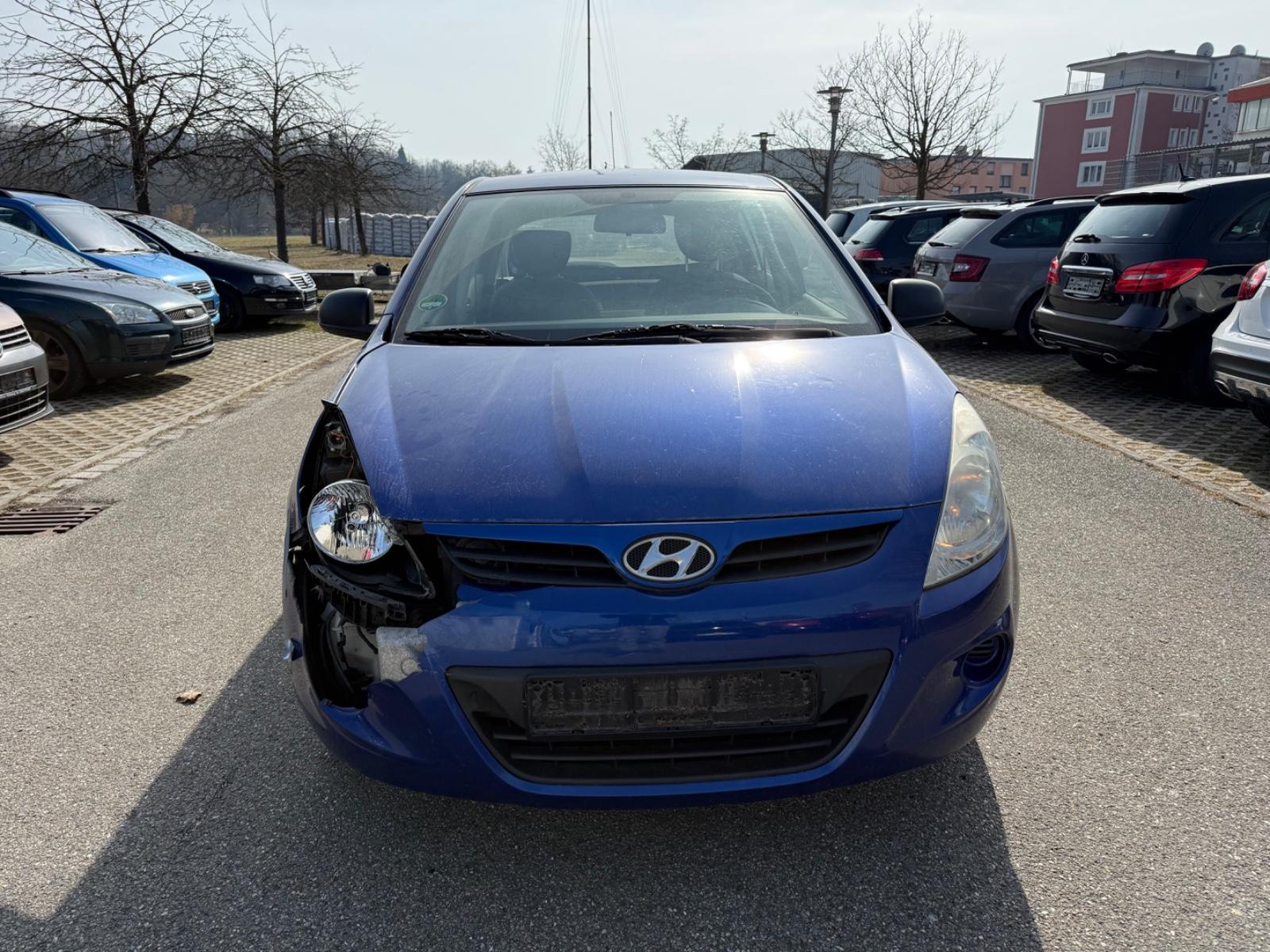 Hyundai i20 Classic; 2. Hand, Unfall!