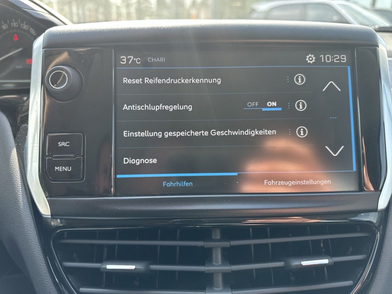 Fahrzeugabbildung Peugeot 208 PureTech 82 1.2*2Hnd-PDC-E6* - mit KI generiert/bearbeitet