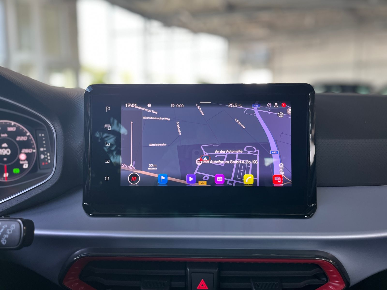 Fahrzeugabbildung SEAT ARONA  1.5 TSI DSG FR ACC LED NAV RFK SHZ 17"