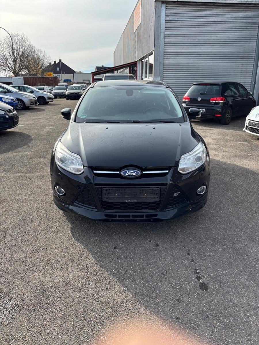 Ford Focus Lim. Titanium ST