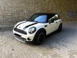 MINI COOPER COOPER - mit Benzin-Antrieb: Beige, Teilleder, Soundsystem, Limousine, mit Klimaanlage