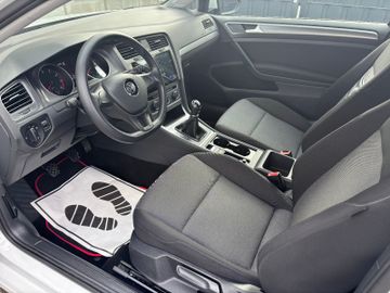 Volkswagen Golf - 10