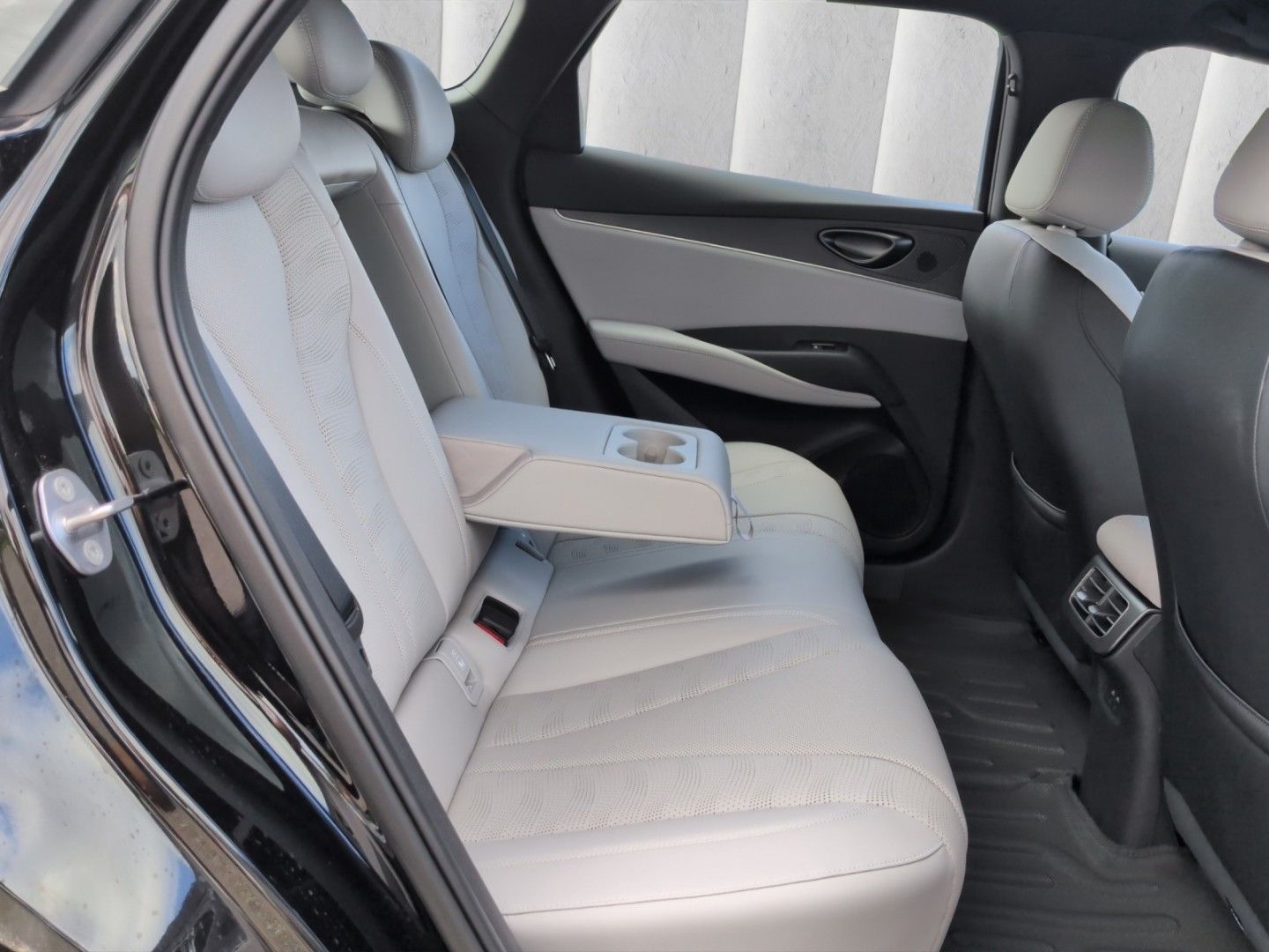 BYD SEAL 6