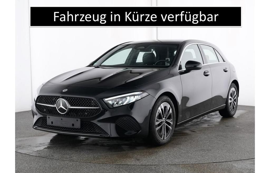 Mercedes-Benz A 180 PANO KAMERA NAVI LED