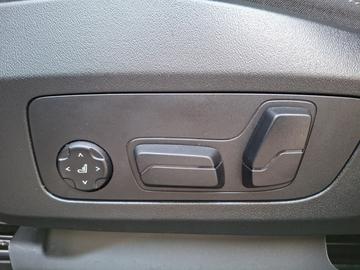2025 BMW IX2 缩略图 22