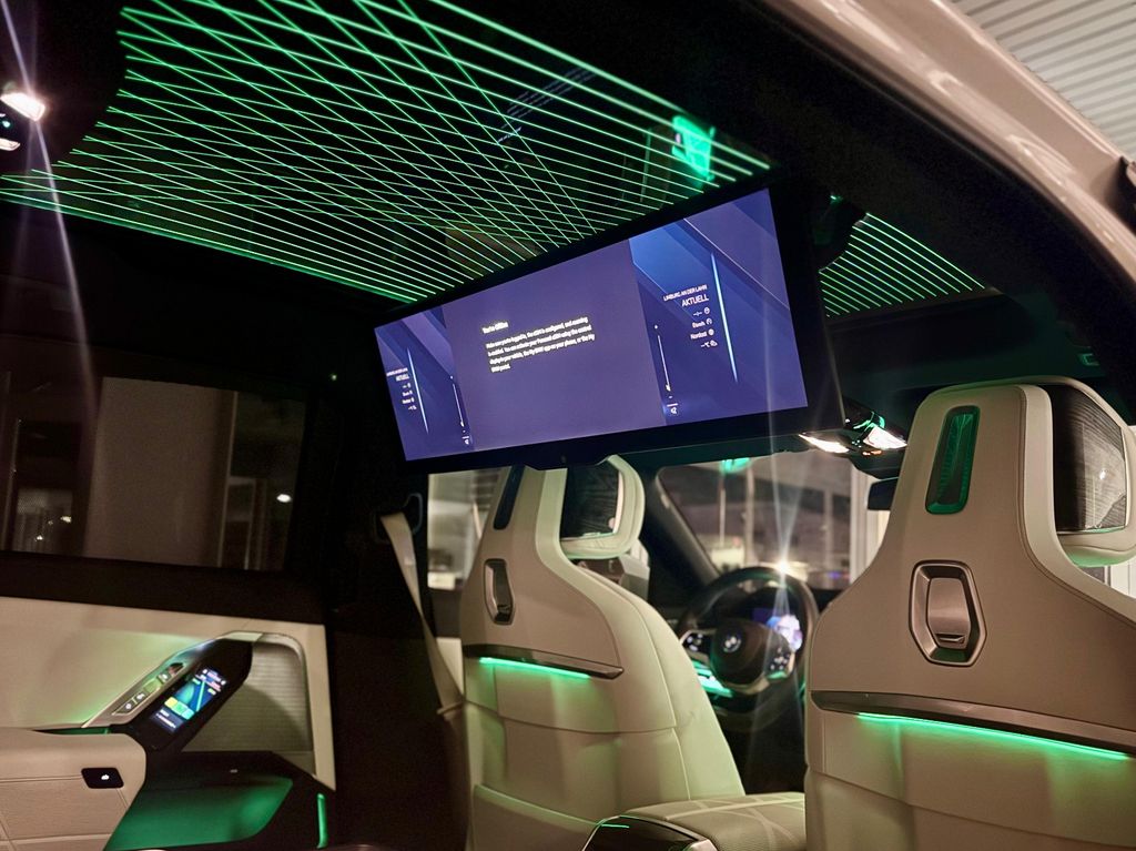 BMW i7