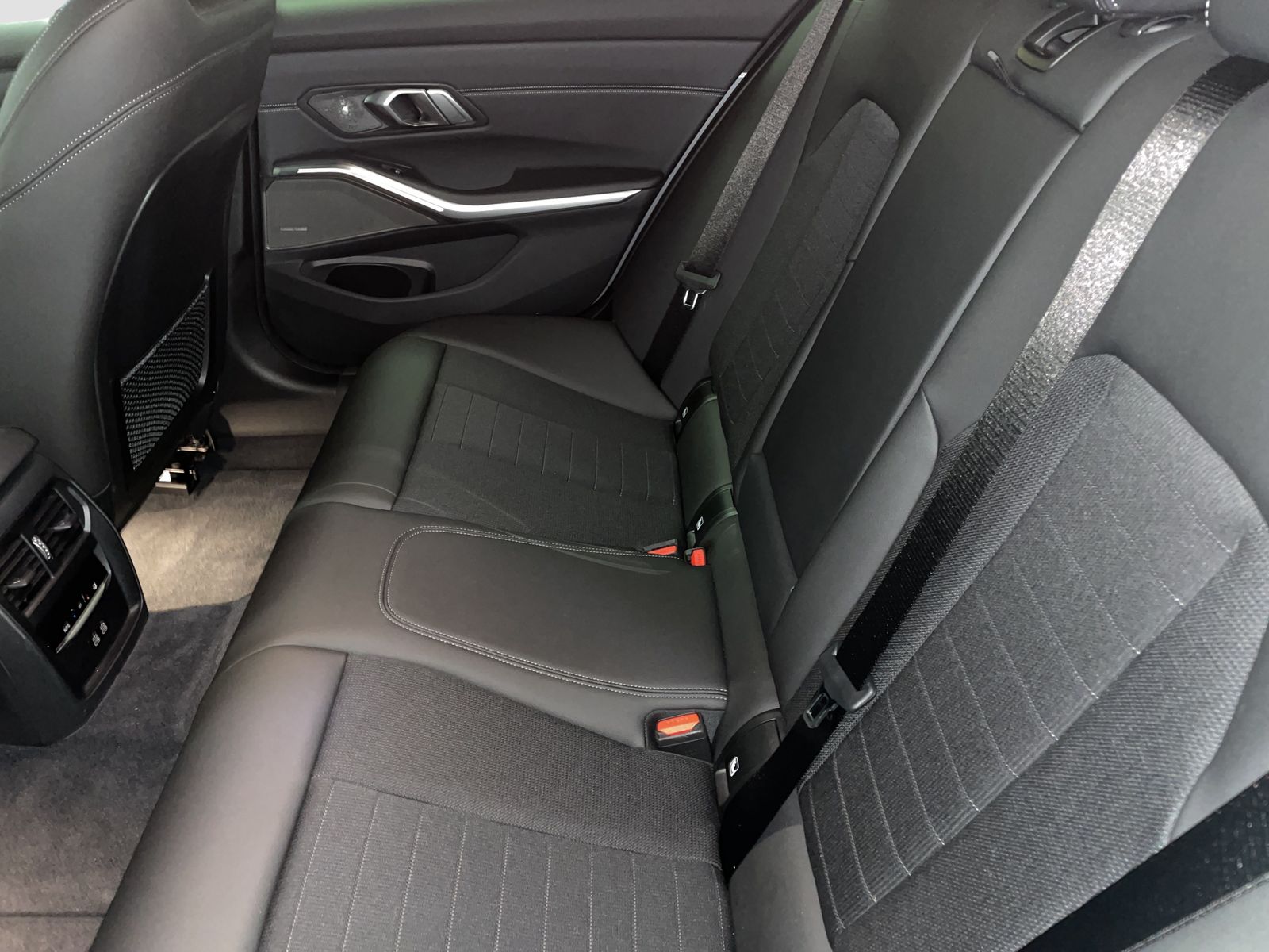 BMW 318d Touring Navi Harman/K PDC Sportsitze foto 10