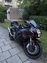 Suzuki GSX-R750 - SUZUKI GSX R 750