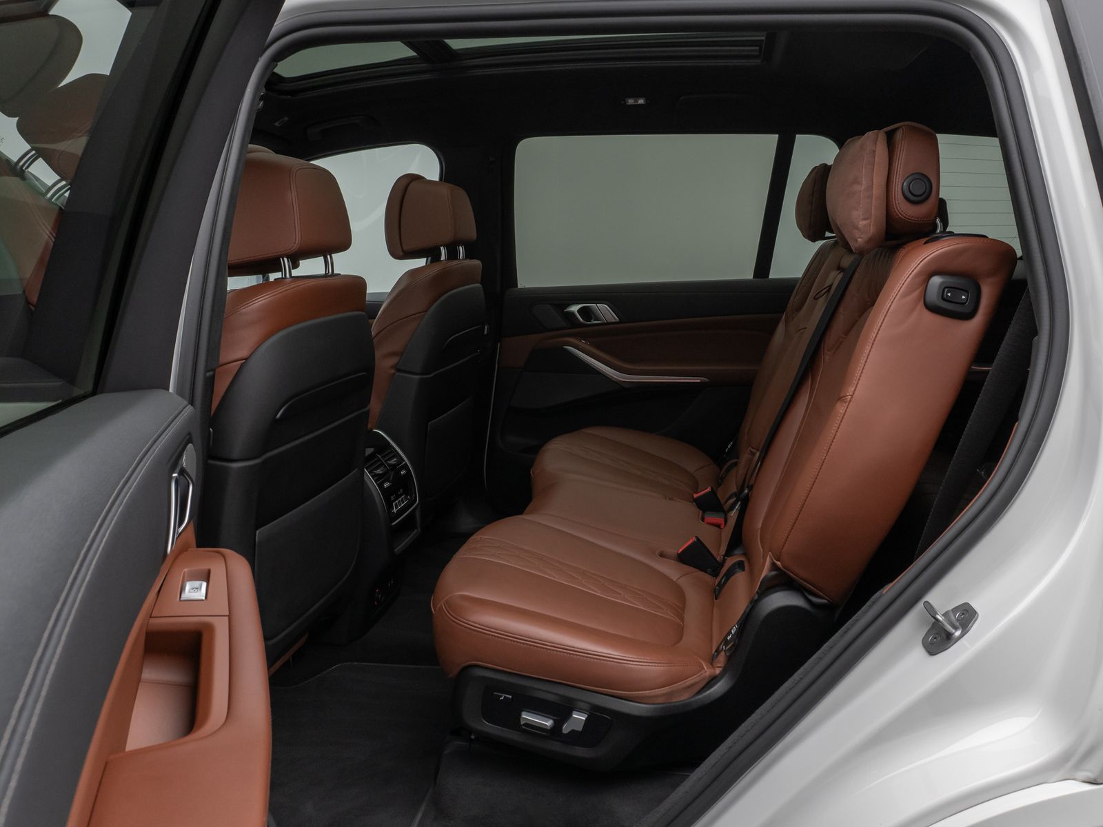 Fahrzeugabbildung BMW X7 xD40d M Sport 360°Laser DAB Individual 22Zoll