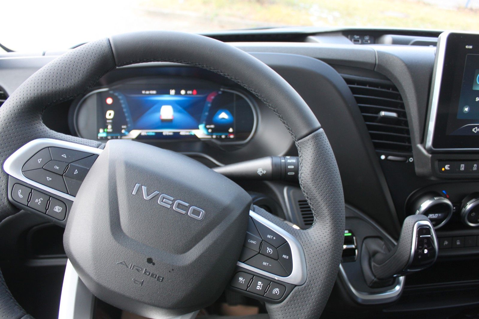 Fahrzeugabbildung Iveco Daily 35S16A8 V MY24  Radstand 3520L