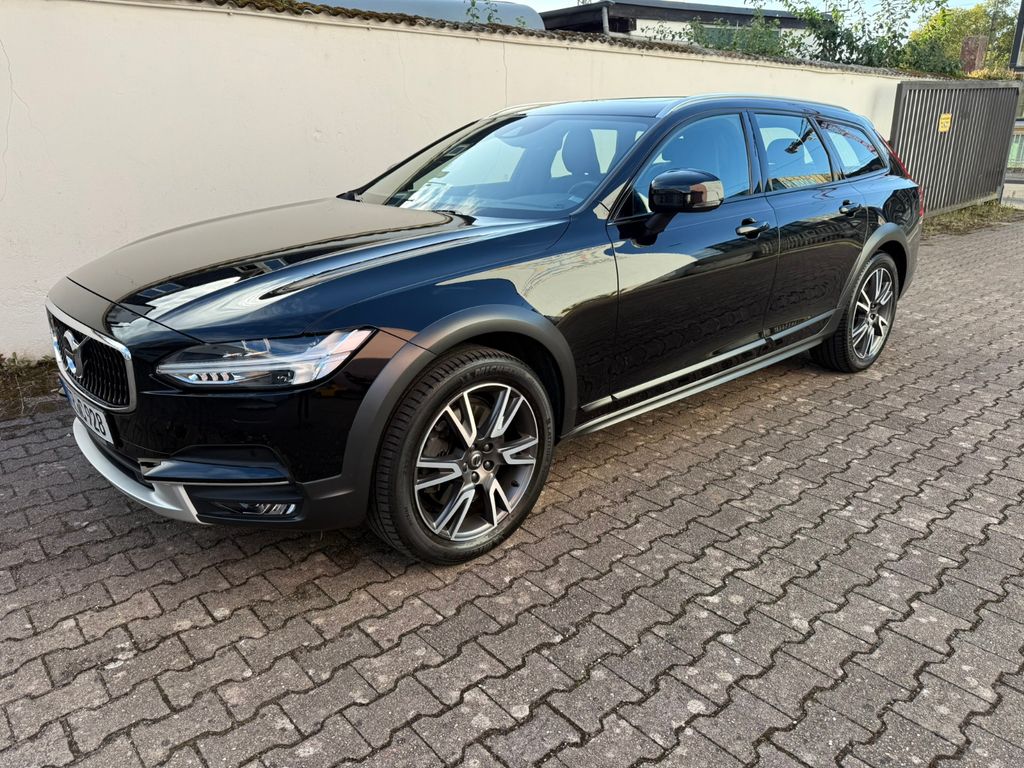 Image of Volvo V90 Cross Country
