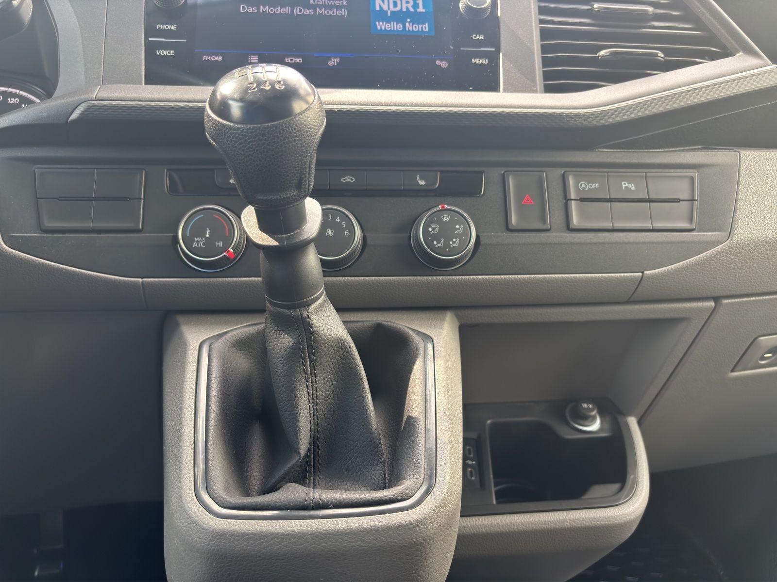 Volkswagen T6.1 Kasten 2.0 TDI LR AHK+PDC+Klima+Navi+StandH
