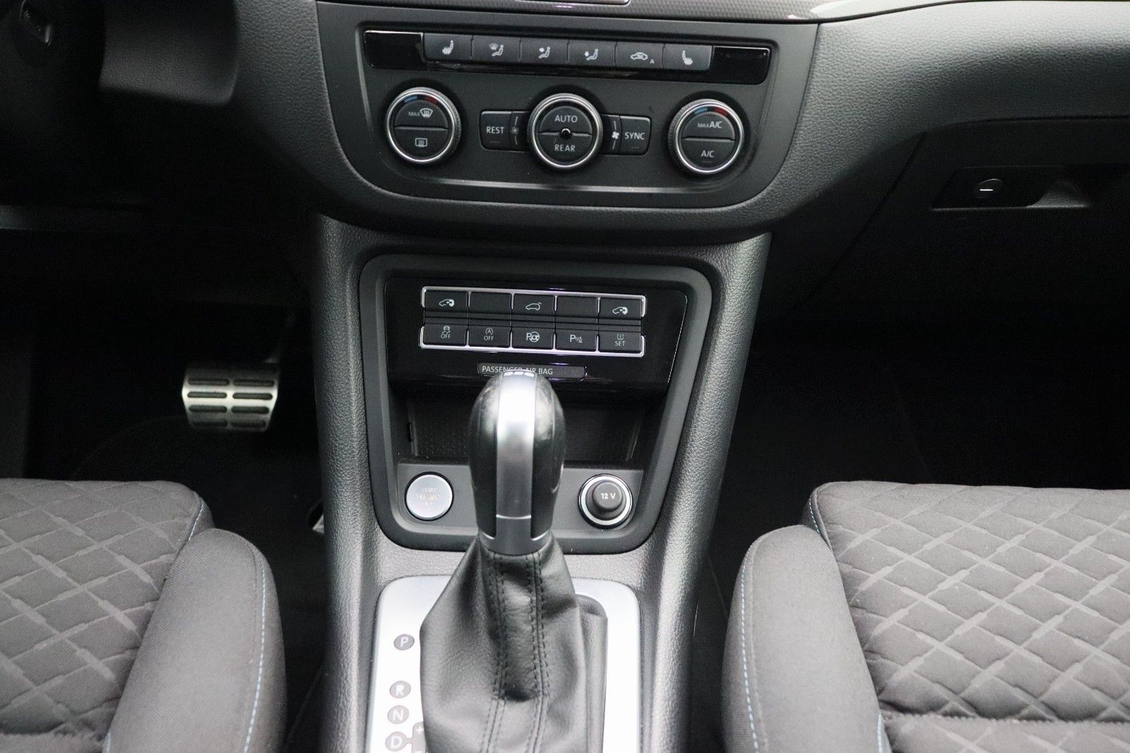 Fahrzeugabbildung Volkswagen Sharan 2.0 IQ.DRIVE ACC NAVI AHK R-Kamera