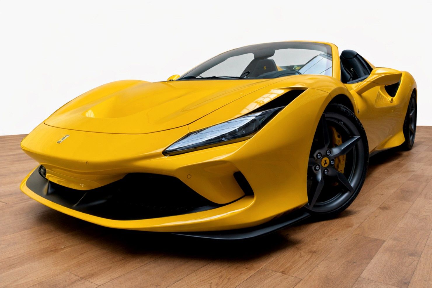 FERRARI F8
