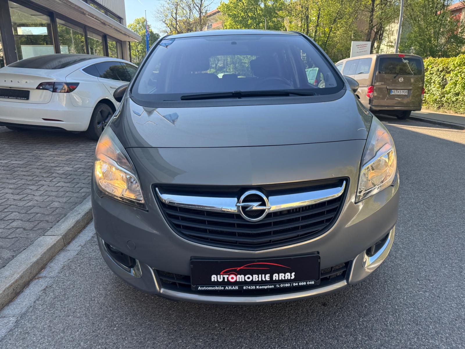 Opel Meriva 2015 — rear view