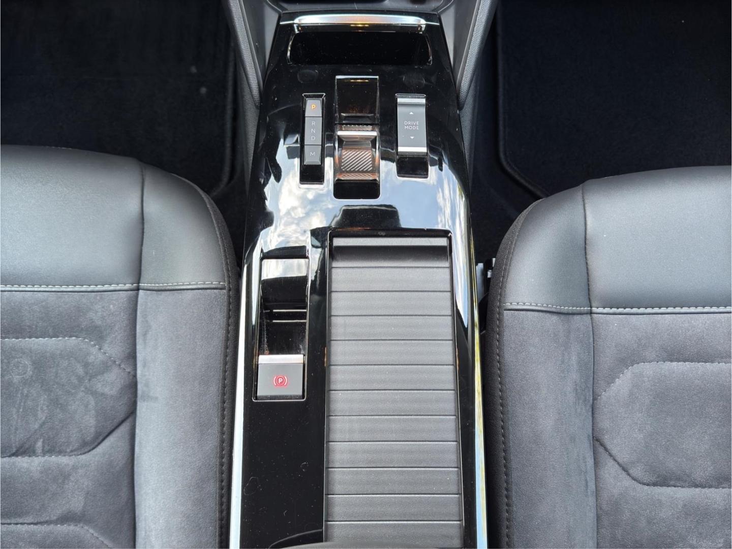 Citroën C4 PureTech 130 Stop & Start EAT8 Max Automatikg