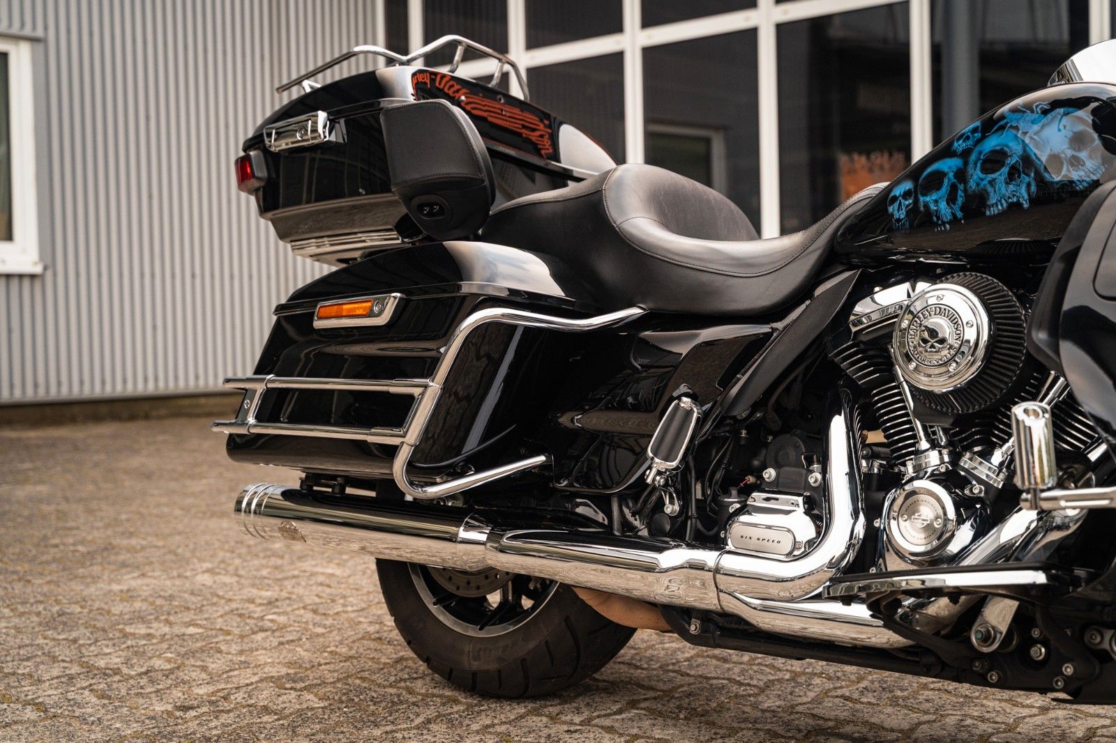 Fahrzeugabbildung Harley-Davidson FLHTK E-Glide Ultra Limited - Jekill -